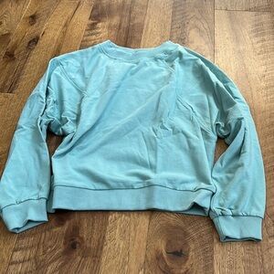 Merokeety Woman’s Blue Crewneck Size M